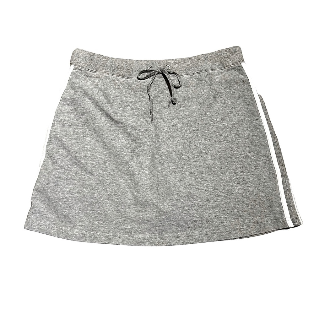 Gloria Vanderbilt grey striped skort